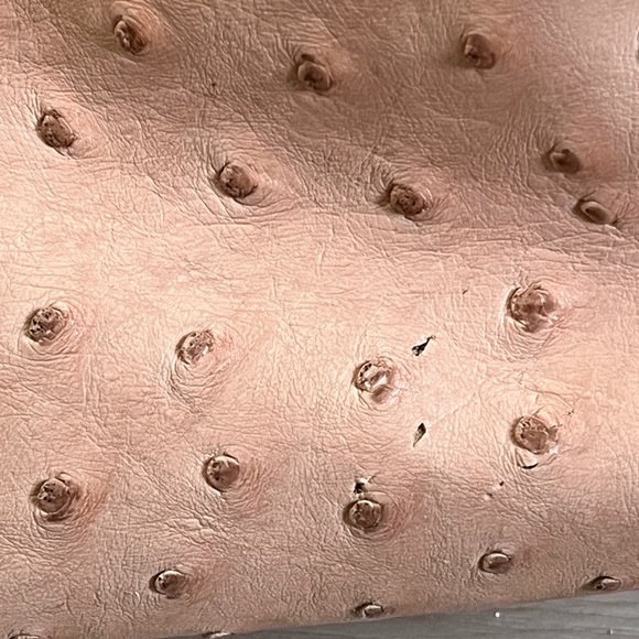 Pink Faux Ostrich Leather Bag With Gold Lock and Key - Picture 11 of 12